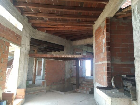 Building In Thermaikos, Greece (850 M²)