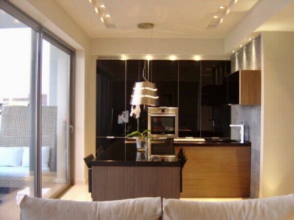 2-bedroom Flat In Agia Varvara, Greece (111 M²)