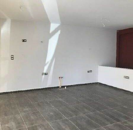 Commercial Space 41 M² In Central Greece