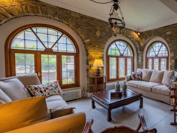 4-bedroom Villa In Thermaikos, Greece (460 M²)