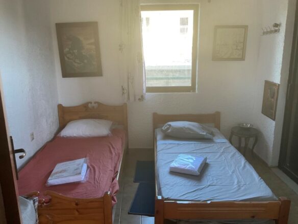 Business In Greece (670 M²)