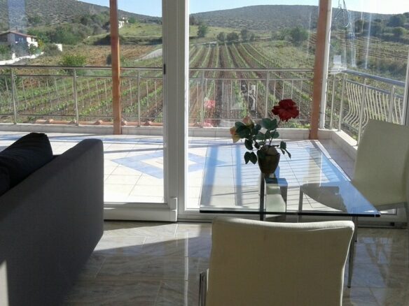 Detached House In Greece (375 M²)