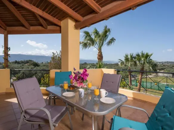 5-bedroom Business In Akrotiri, Greece (310 M²)