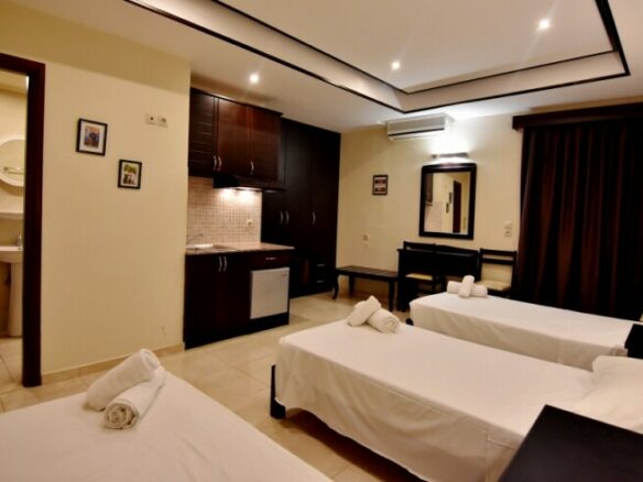 Hotel In Mallia, Greece (1.000 M²)