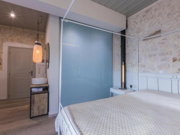 Business In Greece (360 M²)