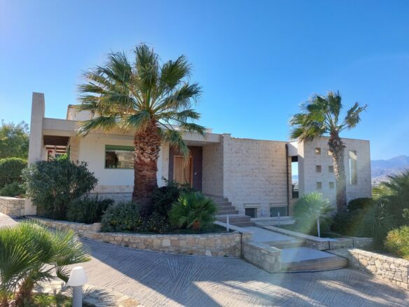 4-bedroom Villa In Ierapetra, Greece (312 M²)