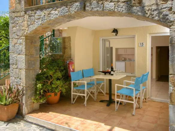 Hotel In Agios Nikolaos, Greece (1.500 M²)