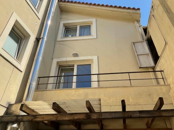 Business In Greece (580 M²)