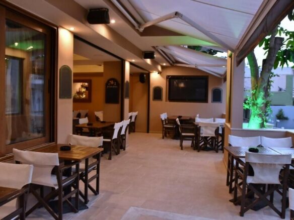Hotel In Mallia, Greece (1.000 M²)