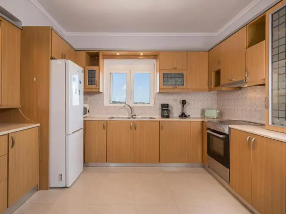 5-bedroom Business In Akrotiri, Greece (310 M²)