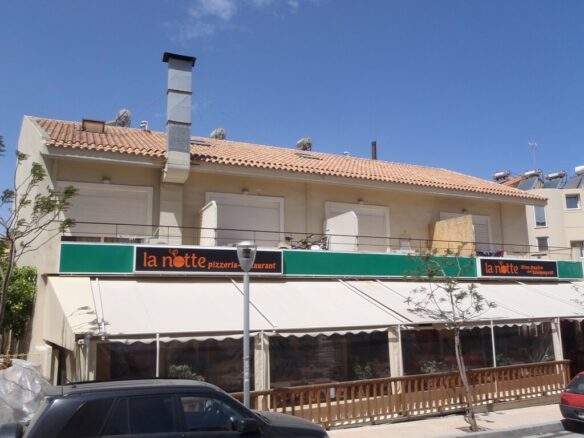 Business In Greece (580 M²)