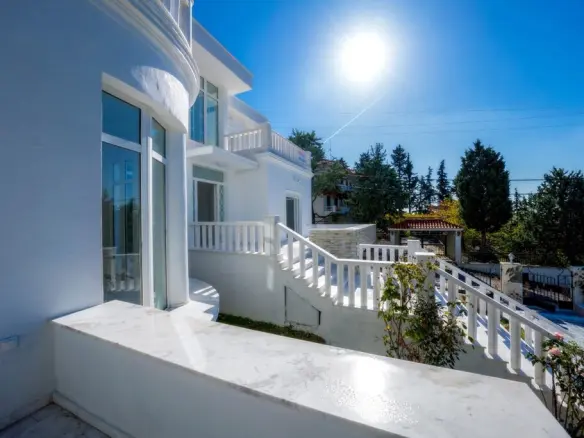 6-bedroom Villa In Oreokastro, Greece (584 M²)