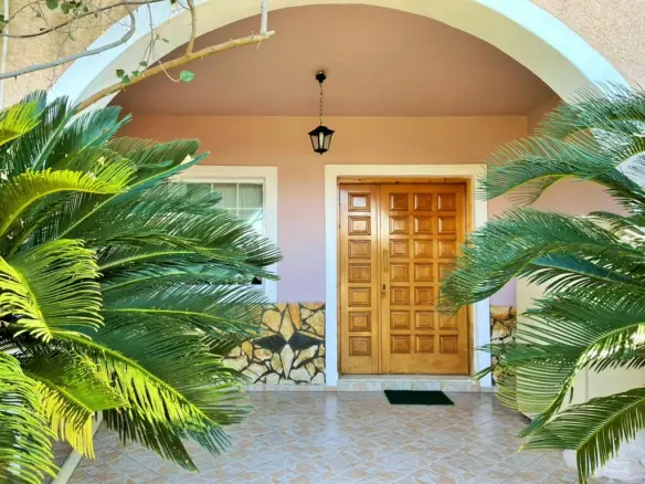 Hotel In Corfu, Greece (600 M²)