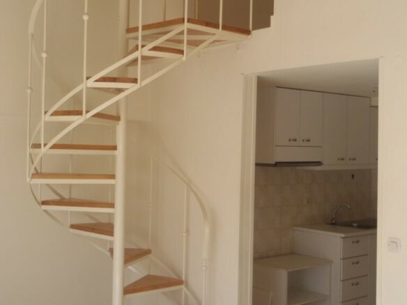 Business In Greece (580 M²)