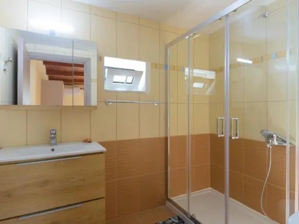 Hotel In Agios Nikolaos, Greece (1.500 M²)