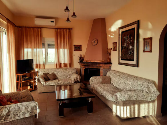 4-bedroom Maisonette In Agios Nikolaos, Greece (140 M²)
