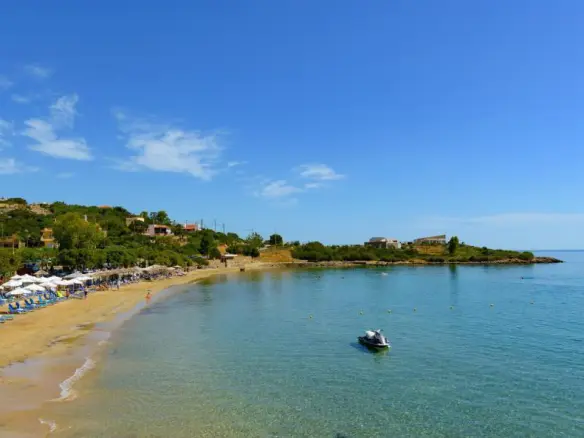 Hotel In Agios Nikolaos, Greece (1.500 M²)