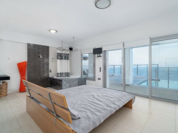4-bedroom Villa In Agios Nikolaos, Greece (280 M²)