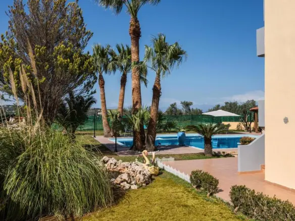 5-bedroom Business In Akrotiri, Greece (310 M²)