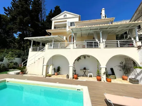 5-bedroom Villa In Corfu, Greece (255 M²)