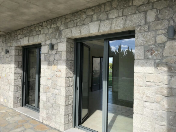 Complex In Greece (600 M²)
