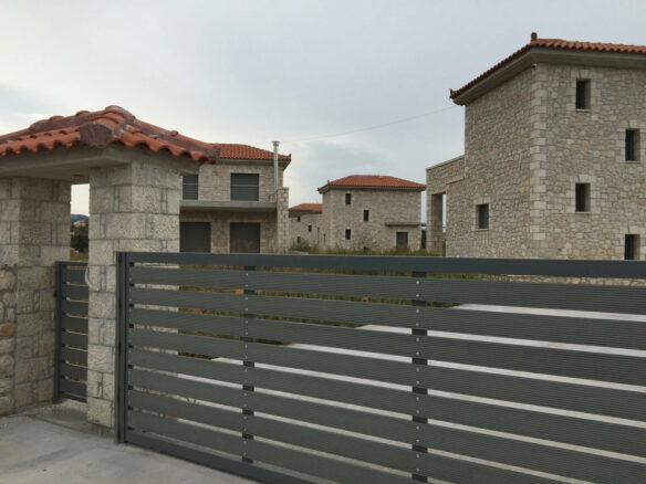 Complex In Greece (600 M²)