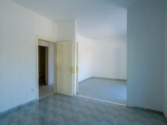 6-bedroom Villa In Oreokastro, Greece (584 M²)