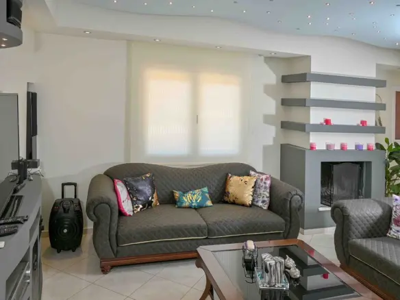 3-bedroom Detached House In Agios Nikolaos, Greece (184 M²)