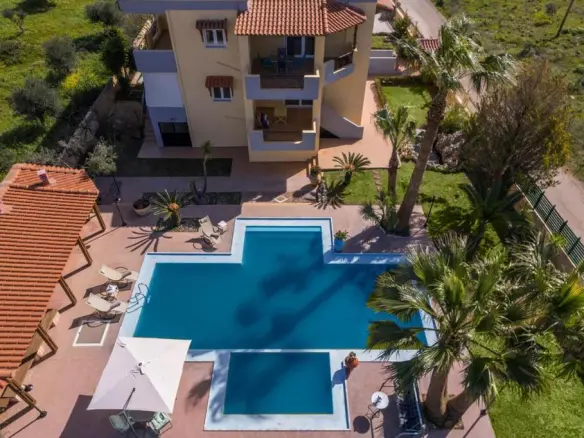 5-bedroom Business In Akrotiri, Greece (310 M²)