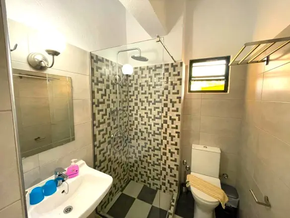 Hotel In Corfu, Greece (1.000 M²)