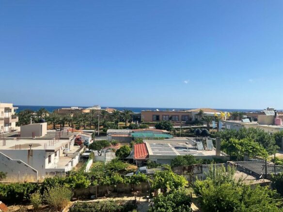 Business In Greece (670 M²)