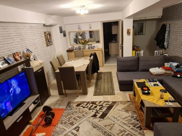 Business In Greece (272 M²)