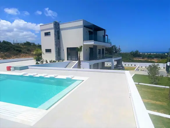 6-bedroom Villa In Chersonisos, Greece (268 M²)