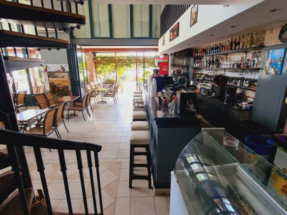 Business In Greece (272 M²)
