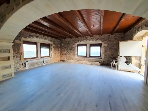 5-bedroom Detached House In Gazi, Greece (220 M²)