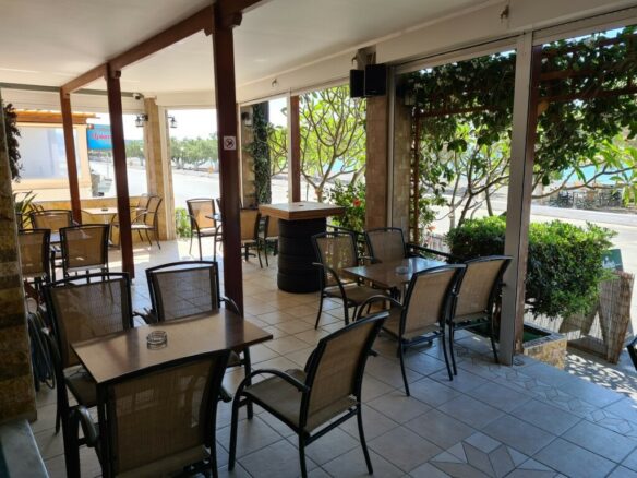 Business In Greece (272 M²)