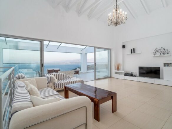 4-bedroom Villa In Agios Nikolaos, Greece (280 M²)