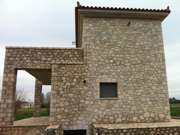 Complex In Greece (600 M²)