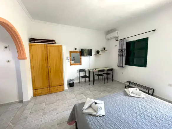 Hotel In Corfu, Greece (1.000 M²)