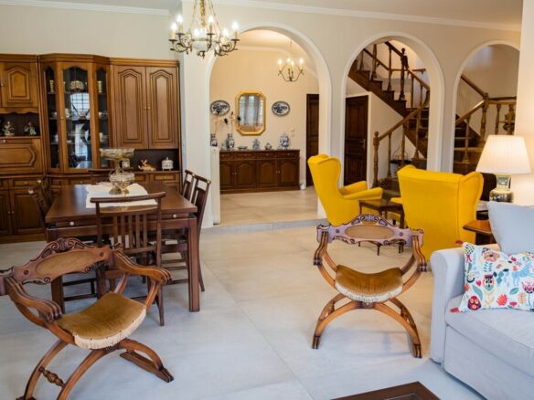 4-bedroom Villa In Thermaikos, Greece (460 M²)