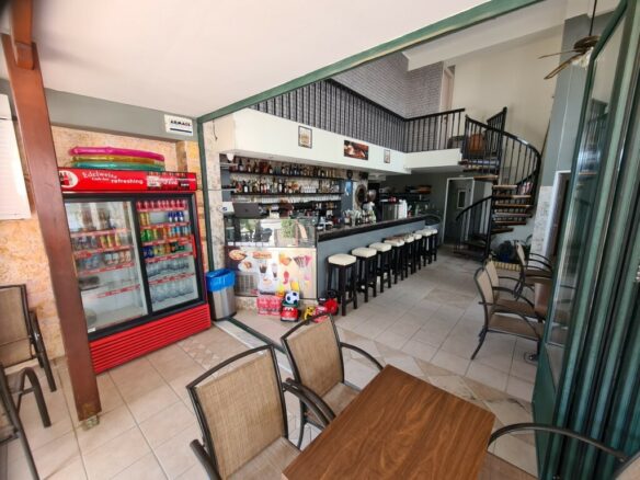 Business In Greece (272 M²)