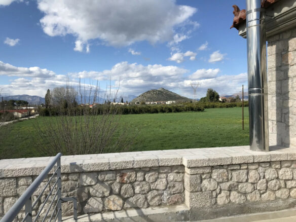 Complex In Greece (600 M²)