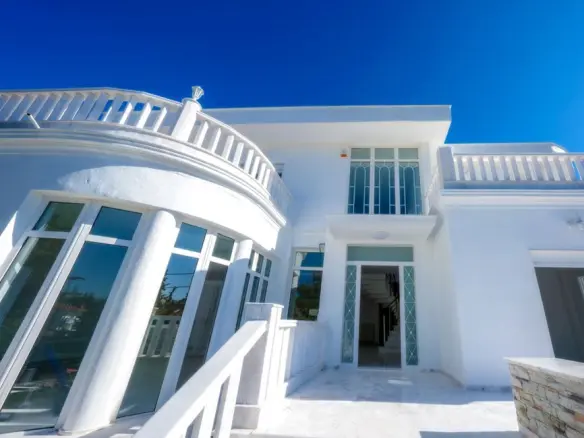 6-bedroom Villa In Oreokastro, Greece (584 M²)