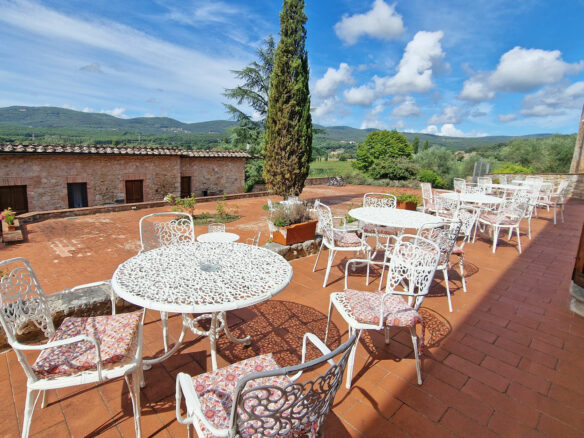 C1463 Historic Luxury Villa In Siena, Tuscany With Modern Amenities