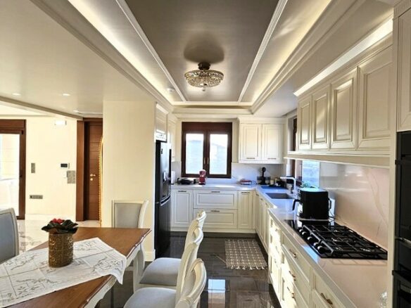 5-bedroom Villa In Gouves, Greece (350 M²)