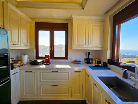 5-bedroom Villa In Gouves, Greece (350 M²)