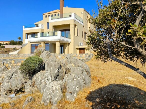 5-bedroom Villa In Gouves, Greece (350 M²)