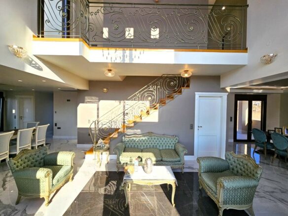 5-bedroom Villa In Gouves, Greece (350 M²)