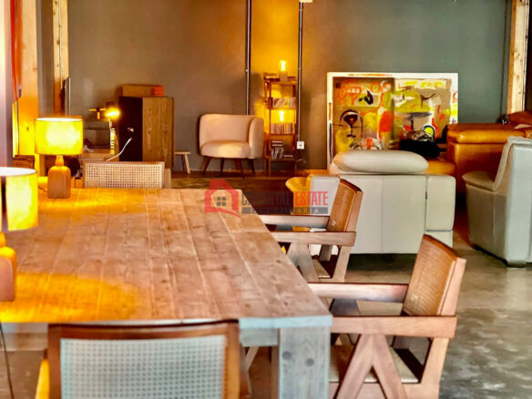 6-bedroom Terraced House In Valencia (365 M²)
