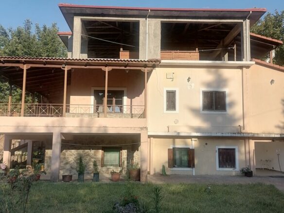 Building In Platanos, Greece (270 M²)